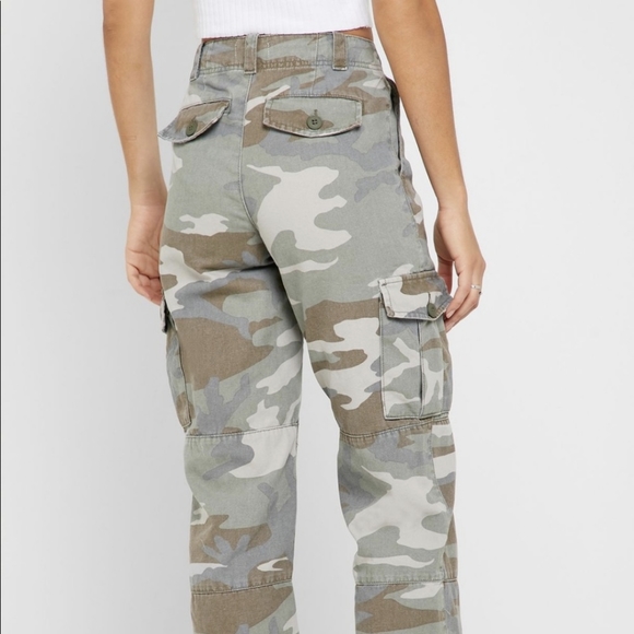 TOPSHOP Camo Print Cargo Pants - Picture 2 of 7